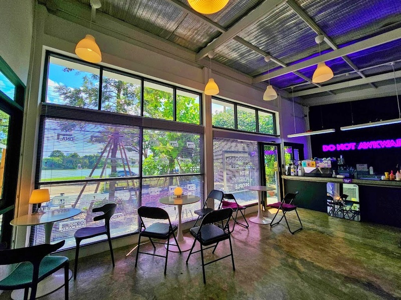 10cc coffee and co, 6 zero garage & roaster, breeze cafe & bar, dna คาเฟ่, dna.do not awkward cafe, dx playground, dx playground cafe’ & bistro, hidden backyard, high octane café, kanomprang, mitte coffee, nooch coffee, plantnery green cafe, rynn kaffe, rynn kaffe specialty coffee, we roast cafe, whistlehomecafe, yerm chocolate, คาเฟ่ ย่านเมืองทองธานี, คาเฟ่นนทบุรี, คาเฟ่ริมทะเลสาบเมืองทอง, คาเฟ่เมืองทอง, คาเฟ่เมืองทอง 2024, คาเฟ่เมืองทอง 2567, คาเฟ่เมืองทอง นนทบุรี, คาเฟ่เมืองทองธานี, คาเฟ่เมืองทองธานี 2024, คาเฟ่เมืองทองธานี 2567, คาเฟ่ใกล้ฉัน, คาเฟ่ในเมืองทอง, ทิมเบอร์ริง ขนมปราง, นุช คอฟฟี่, รีวิวคาเฟ่เมืองทอง, แพลนท์เนอรี กรีน คาเฟ่, top 15+ คาเฟ่เมืองทองธานี 2024 หลากสไตล์ หลายดีไซน์ น่านั่งชิลล์ตามฟีลสุด ๆ