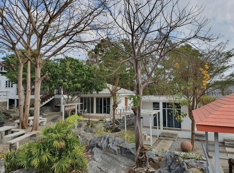 top 12+ ที่พักเกาะสีชัง 2567 ที่พักเปิดใหม่วิวสวย ดื่มด่ำบรรยากาศกลางทะเล