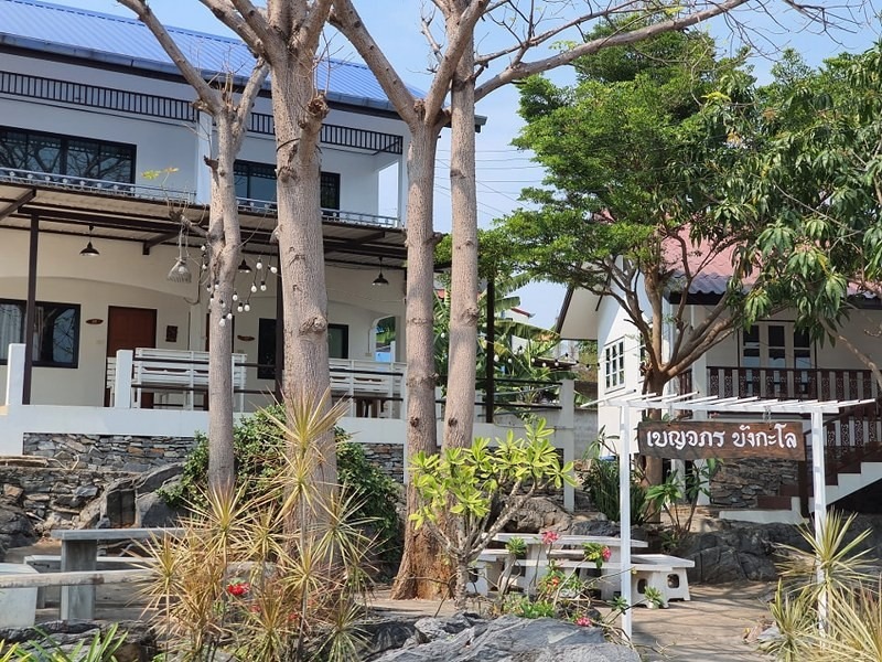 top 12+ ที่พักเกาะสีชัง 2567 ที่พักเปิดใหม่วิวสวย ดื่มด่ำบรรยากาศกลางทะเล