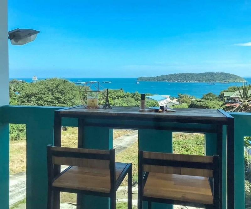 top 12+ ที่พักเกาะสีชัง 2567 ที่พักเปิดใหม่วิวสวย ดื่มด่ำบรรยากาศกลางทะเล