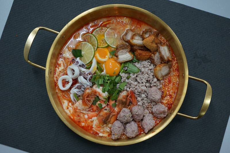 top 5+ ร้านมาม่าต้มยำหม้อไฟ แซ่บเด็ดเผ็ชชถึงทรวง!!