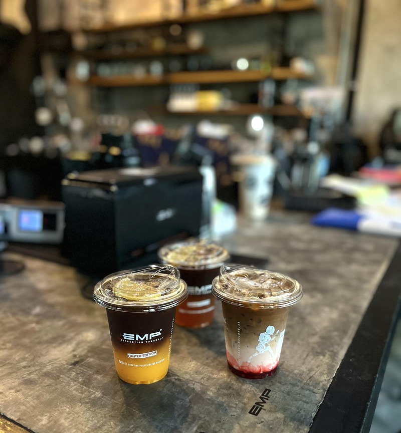 คาเฟ่ สุโขทัย ร้านบรรยากาศดี น่านั่ง : เที่ยวเมืองเก่าพร้อมนั่งร้านกาแฟชิคๆ