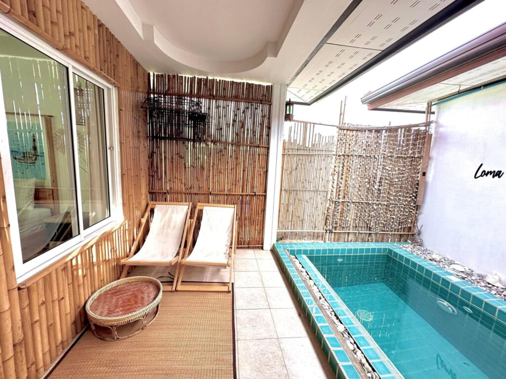 ต้องมาพัก! โลมาพูลวิลล่า เกาะล้าน ที่พักสวย ให้ฟีลชาวเกาะ