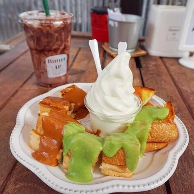 top 5+ คาเฟ่ปากเกร็ด นั่งเล่นชิลๆ ชมวิวเพลินๆ 