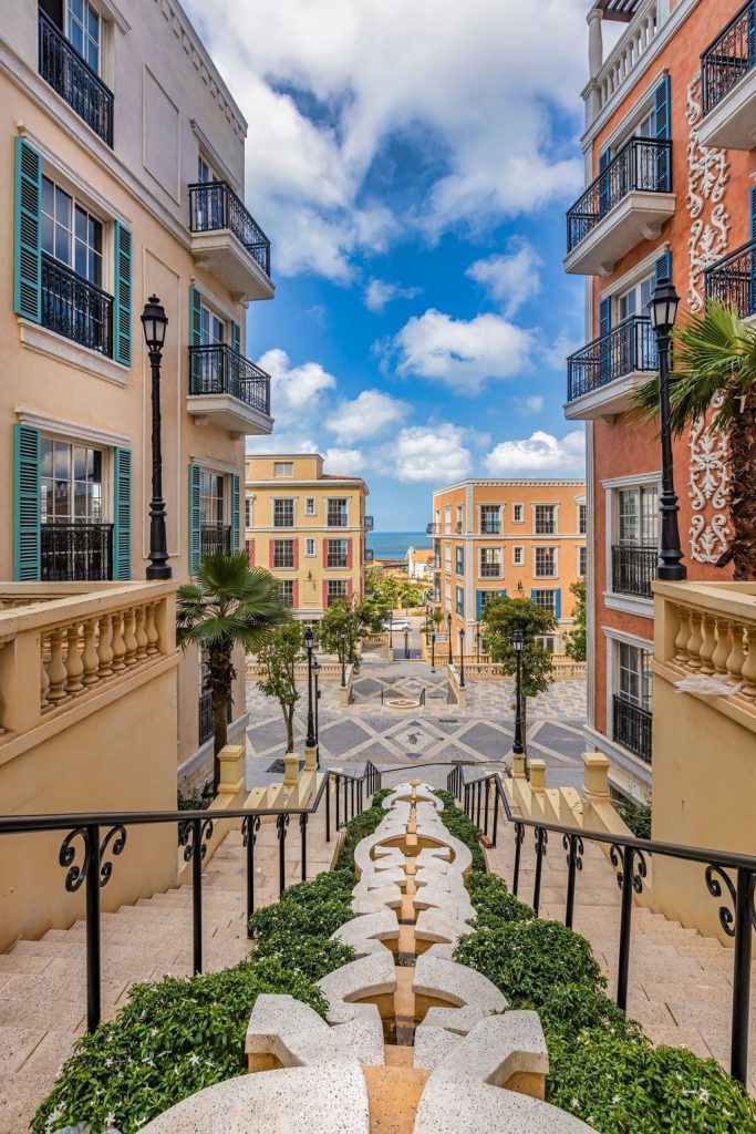 bamboo legend, dinh cau temple, grand world, hon thom cable car, hon thom island, kiss of the sea show, phu quoc night market, sunset town, teddy bear museum, the kiss bridge, vin wonders, vinpearl safari, vo trong nghia, กระเช้าลอยฟ้าที่ยาวที่สุด, กระเช้าลอยฟ้าฟูก๊วก, กระเช้าลอยฟ้าฟูโกว๊ก, ซันเซ็ท ทาวน์, ตลาดนัดกลางคืนฟูโกว๊ก, พิพิธภัณฑ์หมีเท็ดดี้แบร์, ล่องเรือแกรนด์เวิร์ล, วัดดิงชาว, วิน วันเดอร์, สวนสัตว์วินเพิร์ล ซาฟารี, สะพานจูบ, อควาเรี่ยมฟูก๊วก, อควาเรี่ยมฟูโกว๊ก, เกาะฟูก๊วก, เกาะฟูโกว๊ก, เกาะสัปปะรด, เกาะฮอนเทิม, เที่ยวเกาะฟูก๊วก, เที่ยวเกาะฟูโกว๊ก, เที่ยวเวียดนาม, เที่ยวเวียดนาม 2024, เที่ยวเวียดนาม 2567, แกรนด์ เวิร์ล, top 12+ ที่เที่ยวเกาะฟูโกว๊ก 2024 เช็คอินแลนด์มาร์คยอดฮิต ชมโชว์สุดอลังการ