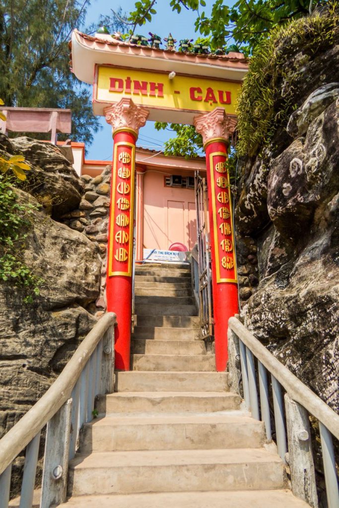 bamboo legend, dinh cau temple, grand world, hon thom cable car, hon thom island, kiss of the sea show, phu quoc night market, sunset town, teddy bear museum, the kiss bridge, vin wonders, vinpearl safari, vo trong nghia, กระเช้าลอยฟ้าที่ยาวที่สุด, กระเช้าลอยฟ้าฟูก๊วก, กระเช้าลอยฟ้าฟูโกว๊ก, ซันเซ็ท ทาวน์, ตลาดนัดกลางคืนฟูโกว๊ก, พิพิธภัณฑ์หมีเท็ดดี้แบร์, ล่องเรือแกรนด์เวิร์ล, วัดดิงชาว, วิน วันเดอร์, สวนสัตว์วินเพิร์ล ซาฟารี, สะพานจูบ, อควาเรี่ยมฟูก๊วก, อควาเรี่ยมฟูโกว๊ก, เกาะฟูก๊วก, เกาะฟูโกว๊ก, เกาะสัปปะรด, เกาะฮอนเทิม, เที่ยวเกาะฟูก๊วก, เที่ยวเกาะฟูโกว๊ก, เที่ยวเวียดนาม, เที่ยวเวียดนาม 2024, เที่ยวเวียดนาม 2567, แกรนด์ เวิร์ล, top 12+ ที่เที่ยวเกาะฟูโกว๊ก 2024 เช็คอินแลนด์มาร์คยอดฮิต ชมโชว์สุดอลังการ