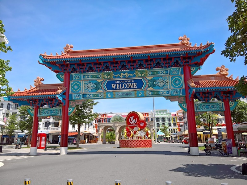 bamboo legend, dinh cau temple, grand world, hon thom cable car, hon thom island, kiss of the sea show, phu quoc night market, sunset town, teddy bear museum, the kiss bridge, vin wonders, vinpearl safari, vo trong nghia, กระเช้าลอยฟ้าที่ยาวที่สุด, กระเช้าลอยฟ้าฟูก๊วก, กระเช้าลอยฟ้าฟูโกว๊ก, ซันเซ็ท ทาวน์, ตลาดนัดกลางคืนฟูโกว๊ก, พิพิธภัณฑ์หมีเท็ดดี้แบร์, ล่องเรือแกรนด์เวิร์ล, วัดดิงชาว, วิน วันเดอร์, สวนสัตว์วินเพิร์ล ซาฟารี, สะพานจูบ, อควาเรี่ยมฟูก๊วก, อควาเรี่ยมฟูโกว๊ก, เกาะฟูก๊วก, เกาะฟูโกว๊ก, เกาะสัปปะรด, เกาะฮอนเทิม, เที่ยวเกาะฟูก๊วก, เที่ยวเกาะฟูโกว๊ก, เที่ยวเวียดนาม, เที่ยวเวียดนาม 2024, เที่ยวเวียดนาม 2567, แกรนด์ เวิร์ล, top 12+ ที่เที่ยวเกาะฟูโกว๊ก 2024 เช็คอินแลนด์มาร์คยอดฮิต ชมโชว์สุดอลังการ