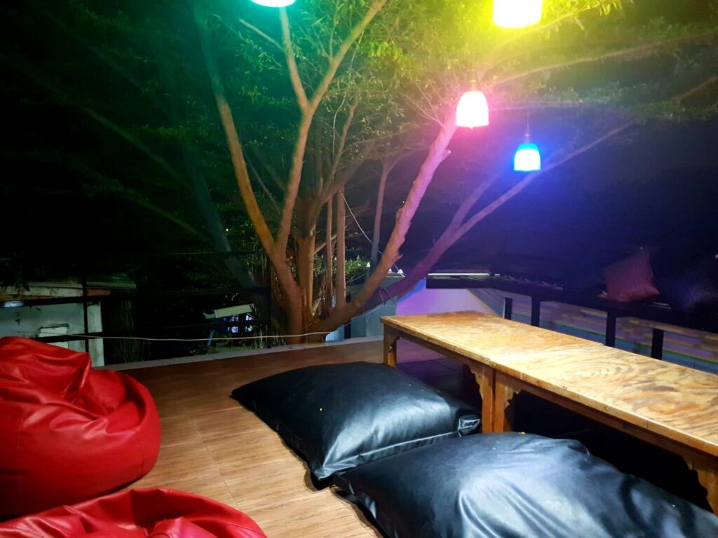 แวะพัก ! บ้านเย็นจิต เกาะล้าน สะดวดสบาย ครบครัน