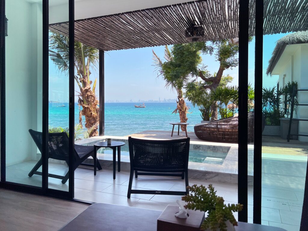 บอกต่อ! 7 ที่พักเกาะล้าน แนะนำ กันเลย พักสบาย มุมถ่ายรูปเยอะ