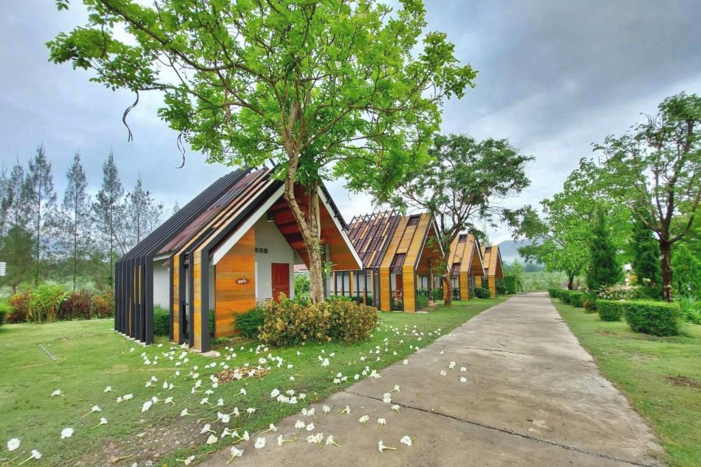 bellissimo cafe & resort, bibury resort, release pool villa resort, rewild camp&cafe, swiss valley สวนผึ้ง, terrua main ten villa, ขุนเขา ตำนาน ไพร, ที่พักสวนผึ้ง, ที่พักสวนผึ้ง 2024, ที่พักสวนผึ้ง 2025, ที่พักสวนผึ้ง 2567, ที่พักสวนผึ้ง 2568, ที่พักสวนผึ้ง มีสระว่ายน้ํา, ที่พักสวนผึ้ง สวยๆ, ที่พักสวนผึ้ง แนะนำ, บางเวลา สวนผึ้ง รีสอร์ท, บ้านอ้อมกอดขุนเขา, ปั้นหยา ชาเล่ต์ รีสอร์ท, พนาลี โฮม แอนด์ แคมปิ้ง, พอเพลิน ฮิบรีสอร์ท, รัก ณ สวนผึ้ง รีสอร์ท, รีลีส พูล วิลล่า รีสอร์ท, รีสอร์ท สวนผึ้ง, ลา ทอสคาน่า รีสอร์ท, ลาโพรวองซ์ สวนผึ้ง, วิลล่า โมรีดา, วิลลาทัสคานี คันทรี รีสอร์ท, สวิส วัลเลย์ ฮิพ รีสอร์ท, สแตมป์ ฮิลล์ รีสอร์ต, อัศจารา รีสอร์ท, อาสคาญ่า บูติค รีสอร์ท, เดอะ โลเคชั่น รีสอร์ท, เดอะบันยัน ลีฟ รีสอร์ท, เทอรัว เมน เท็น วิลล่า, แดนดิไลออน สวนผึ้ง, แทมมารีน วิลล่า, ไบบุรี รีสอร์ท, ไฮซีน รีสอร์ท, top 20+ ที่พักสวนผึ้ง 2024 บรรยากาศธรรมชาติ พักผ่อนกลางหุบเขา