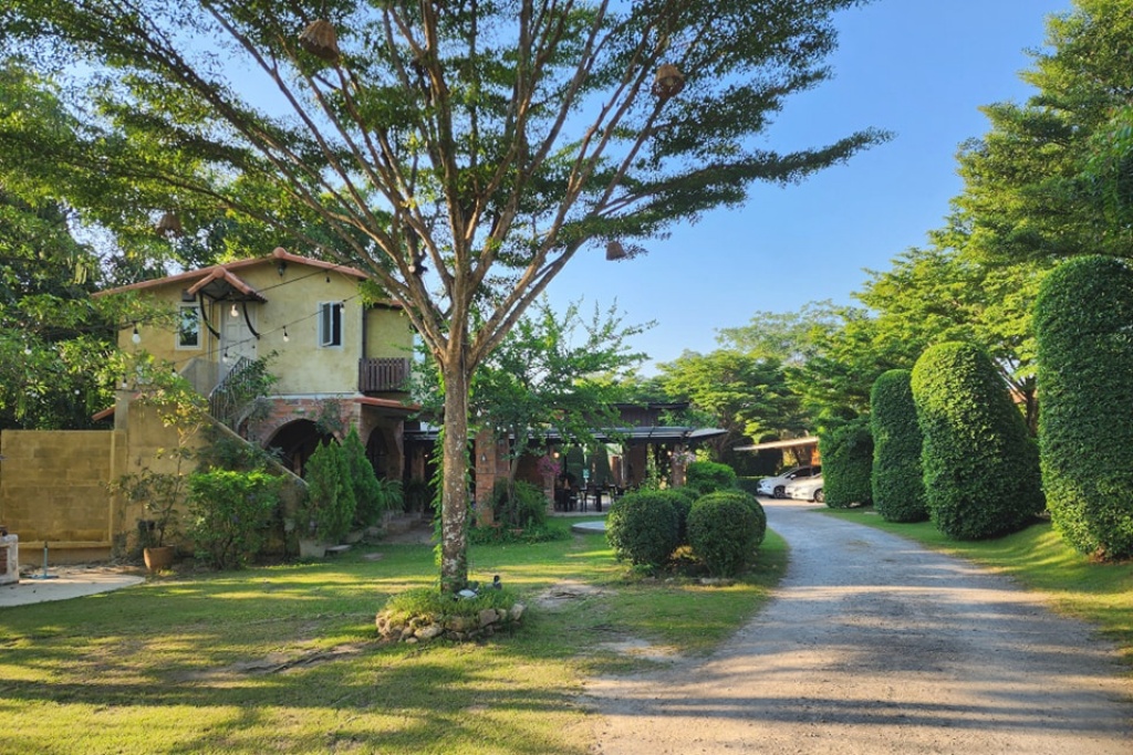 bellissimo cafe & resort, bibury resort, release pool villa resort, rewild camp&cafe, swiss valley สวนผึ้ง, terrua main ten villa, ขุนเขา ตำนาน ไพร, ที่พักสวนผึ้ง, ที่พักสวนผึ้ง 2024, ที่พักสวนผึ้ง 2025, ที่พักสวนผึ้ง 2567, ที่พักสวนผึ้ง 2568, ที่พักสวนผึ้ง มีสระว่ายน้ํา, ที่พักสวนผึ้ง สวยๆ, ที่พักสวนผึ้ง แนะนำ, บางเวลา สวนผึ้ง รีสอร์ท, บ้านอ้อมกอดขุนเขา, ปั้นหยา ชาเล่ต์ รีสอร์ท, พนาลี โฮม แอนด์ แคมปิ้ง, พอเพลิน ฮิบรีสอร์ท, รัก ณ สวนผึ้ง รีสอร์ท, รีลีส พูล วิลล่า รีสอร์ท, รีสอร์ท สวนผึ้ง, ลา ทอสคาน่า รีสอร์ท, ลาโพรวองซ์ สวนผึ้ง, วิลล่า โมรีดา, วิลลาทัสคานี คันทรี รีสอร์ท, สวิส วัลเลย์ ฮิพ รีสอร์ท, สแตมป์ ฮิลล์ รีสอร์ต, อัศจารา รีสอร์ท, อาสคาญ่า บูติค รีสอร์ท, เดอะ โลเคชั่น รีสอร์ท, เดอะบันยัน ลีฟ รีสอร์ท, เทอรัว เมน เท็น วิลล่า, แดนดิไลออน สวนผึ้ง, แทมมารีน วิลล่า, ไบบุรี รีสอร์ท, ไฮซีน รีสอร์ท, top 20+ ที่พักสวนผึ้ง 2024 บรรยากาศธรรมชาติ พักผ่อนกลางหุบเขา