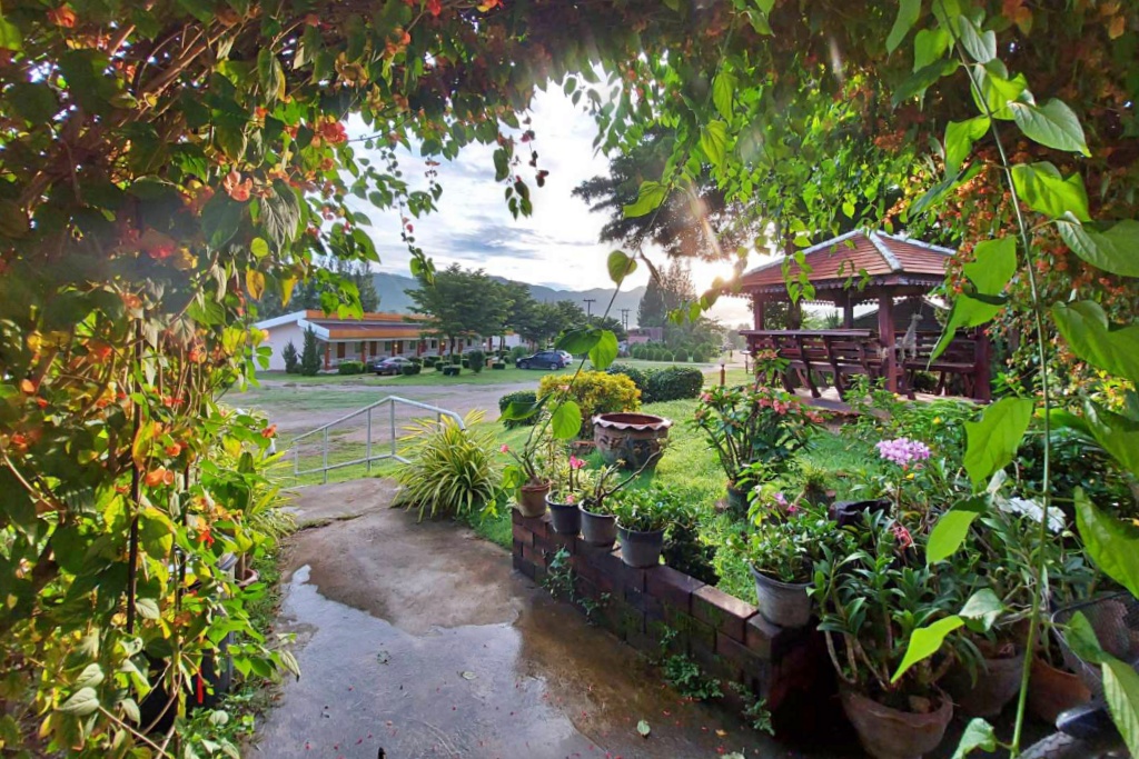 bellissimo cafe & resort, bibury resort, release pool villa resort, rewild camp&cafe, swiss valley สวนผึ้ง, terrua main ten villa, ขุนเขา ตำนาน ไพร, ที่พักสวนผึ้ง, ที่พักสวนผึ้ง 2024, ที่พักสวนผึ้ง 2025, ที่พักสวนผึ้ง 2567, ที่พักสวนผึ้ง 2568, ที่พักสวนผึ้ง มีสระว่ายน้ํา, ที่พักสวนผึ้ง สวยๆ, ที่พักสวนผึ้ง แนะนำ, บางเวลา สวนผึ้ง รีสอร์ท, บ้านอ้อมกอดขุนเขา, ปั้นหยา ชาเล่ต์ รีสอร์ท, พนาลี โฮม แอนด์ แคมปิ้ง, พอเพลิน ฮิบรีสอร์ท, รัก ณ สวนผึ้ง รีสอร์ท, รีลีส พูล วิลล่า รีสอร์ท, รีสอร์ท สวนผึ้ง, ลา ทอสคาน่า รีสอร์ท, ลาโพรวองซ์ สวนผึ้ง, วิลล่า โมรีดา, วิลลาทัสคานี คันทรี รีสอร์ท, สวิส วัลเลย์ ฮิพ รีสอร์ท, สแตมป์ ฮิลล์ รีสอร์ต, อัศจารา รีสอร์ท, อาสคาญ่า บูติค รีสอร์ท, เดอะ โลเคชั่น รีสอร์ท, เดอะบันยัน ลีฟ รีสอร์ท, เทอรัว เมน เท็น วิลล่า, แดนดิไลออน สวนผึ้ง, แทมมารีน วิลล่า, ไบบุรี รีสอร์ท, ไฮซีน รีสอร์ท, top 20+ ที่พักสวนผึ้ง 2024 บรรยากาศธรรมชาติ พักผ่อนกลางหุบเขา