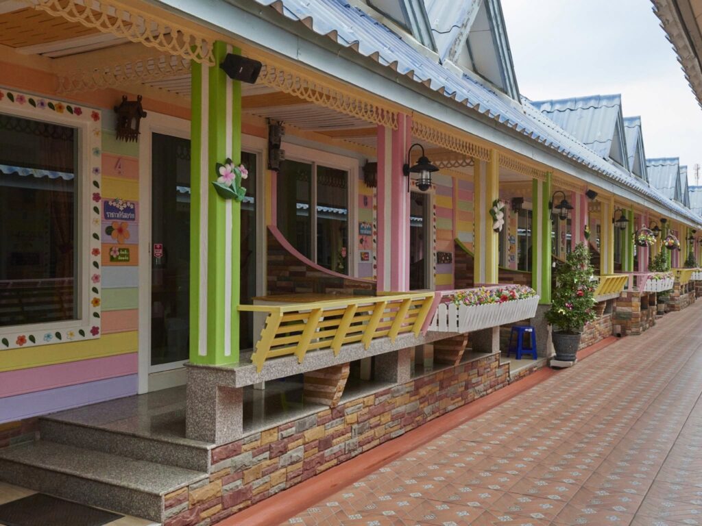 top 8+ พูลวิลล่า เกาะล้าน 10 คนติดทะเล สบาย สดชื่นกันยกแก็งค์