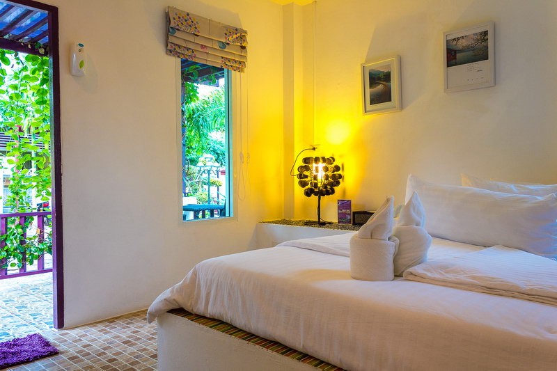 top 8+ พูลวิลล่า เกาะล้าน 10 คนติดทะเล สบาย สดชื่นกันยกแก็งค์