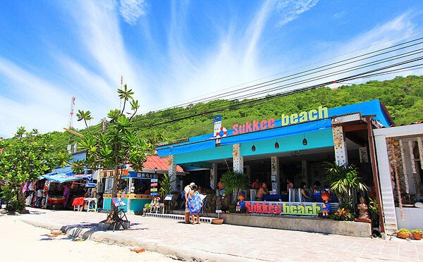 top 8+ พูลวิลล่า เกาะล้าน 10 คนติดทะเล สบาย สดชื่นกันยกแก็งค์