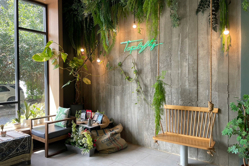 top 10+ คาเฟ่เขาใหญ่ สุดฮิตท่ามกลางธรรมชาติสวนดอกไม้และวิวภูเขา