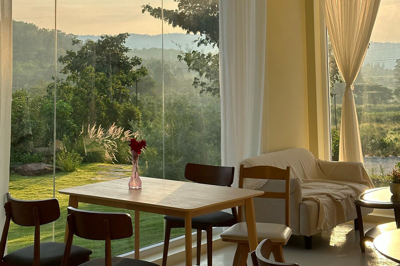 top 10+ คาเฟ่เขาใหญ่ สุดฮิตท่ามกลางธรรมชาติสวนดอกไม้และวิวภูเขา