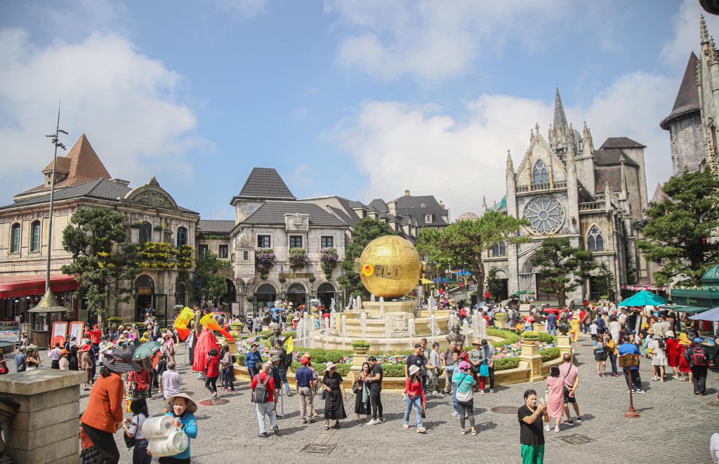 bai da obama, carp dragon, da nang cathedral, dragon bridge, hai van pass, linh ung temple, love bridge, son tra marina, son tra night market, the marble mountain, คาร์ปดราก้อน, คาร์ฟดราก้อน, ช่องเขาไฮวัน, ตลาดนัดกลางคืนเซินตรา, ตลาดฮาน, ตลาดเก่าดานัง, ที่เที่ยวดานัง, บานาฮิลล์, ภูเขาหินอ่อน, วัดหลินอึ๋ง, สะพานมังกร, สะพานมือ, สะพานแห่งความรัก, หาดหินโอบามา, อุโมงค์ไฮวัน, เจ้าแม่กวนอิม ดานัง, เที่ยวดานัง, เที่ยวดานัง 2024, เที่ยวดานัง 2567, แลนด์มาร์คดานัง, โบสถ์คริสต์ ดานัง, top 12+ ที่เที่ยวดานัง 2024 ดูมังกรพ่นไฟ เช็คอินแลนด์มาร์คยอดฮิต