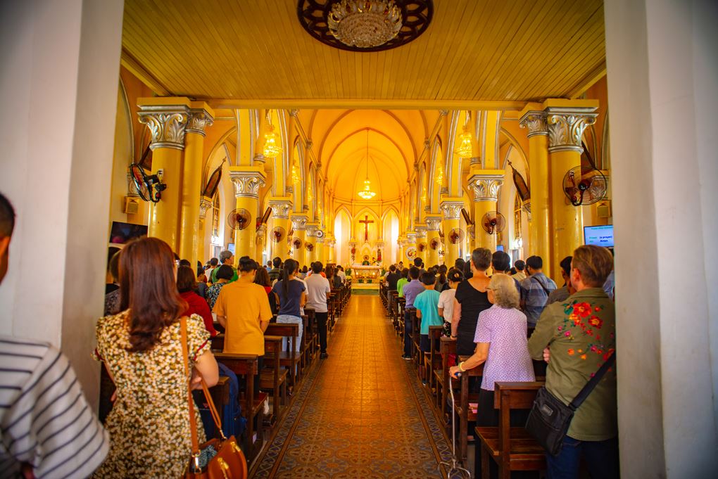 bai da obama, carp dragon, da nang cathedral, dragon bridge, hai van pass, linh ung temple, love bridge, son tra marina, son tra night market, the marble mountain, คาร์ปดราก้อน, คาร์ฟดราก้อน, ช่องเขาไฮวัน, ตลาดนัดกลางคืนเซินตรา, ตลาดฮาน, ตลาดเก่าดานัง, ที่เที่ยวดานัง, บานาฮิลล์, ภูเขาหินอ่อน, วัดหลินอึ๋ง, สะพานมังกร, สะพานมือ, สะพานแห่งความรัก, หาดหินโอบามา, อุโมงค์ไฮวัน, เจ้าแม่กวนอิม ดานัง, เที่ยวดานัง, เที่ยวดานัง 2024, เที่ยวดานัง 2567, แลนด์มาร์คดานัง, โบสถ์คริสต์ ดานัง, top 12+ ที่เที่ยวดานัง 2024 ดูมังกรพ่นไฟ เช็คอินแลนด์มาร์คยอดฮิต