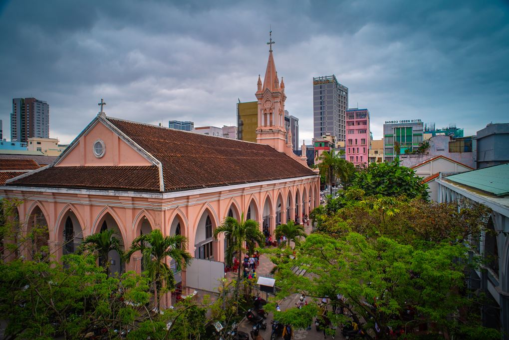 bai da obama, carp dragon, da nang cathedral, dragon bridge, hai van pass, linh ung temple, love bridge, son tra marina, son tra night market, the marble mountain, คาร์ปดราก้อน, คาร์ฟดราก้อน, ช่องเขาไฮวัน, ตลาดนัดกลางคืนเซินตรา, ตลาดฮาน, ตลาดเก่าดานัง, ที่เที่ยวดานัง, บานาฮิลล์, ภูเขาหินอ่อน, วัดหลินอึ๋ง, สะพานมังกร, สะพานมือ, สะพานแห่งความรัก, หาดหินโอบามา, อุโมงค์ไฮวัน, เจ้าแม่กวนอิม ดานัง, เที่ยวดานัง, เที่ยวดานัง 2024, เที่ยวดานัง 2567, แลนด์มาร์คดานัง, โบสถ์คริสต์ ดานัง, top 12+ ที่เที่ยวดานัง 2024 ดูมังกรพ่นไฟ เช็คอินแลนด์มาร์คยอดฮิต